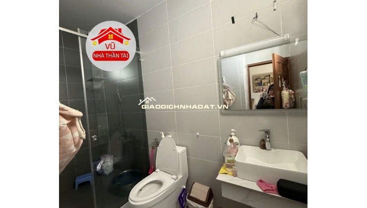 Bán Nhà Đẹp Mặt Tiền Quận 4, gần Vĩnh Khánh, 2 xe hơi tránh, 4 tầng, 5,3 x 9,5m , Nhỉnh 8 Đồng